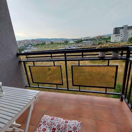 Apartment 13C Pristina Exteriör bild