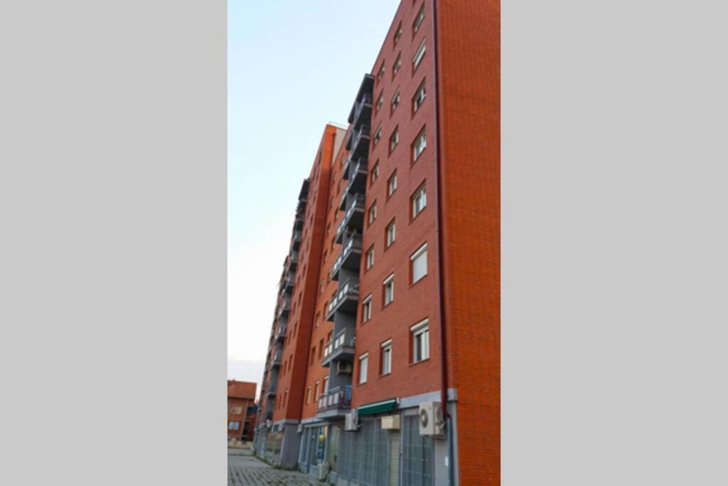 Apartment 13C Pristina Exteriör bild